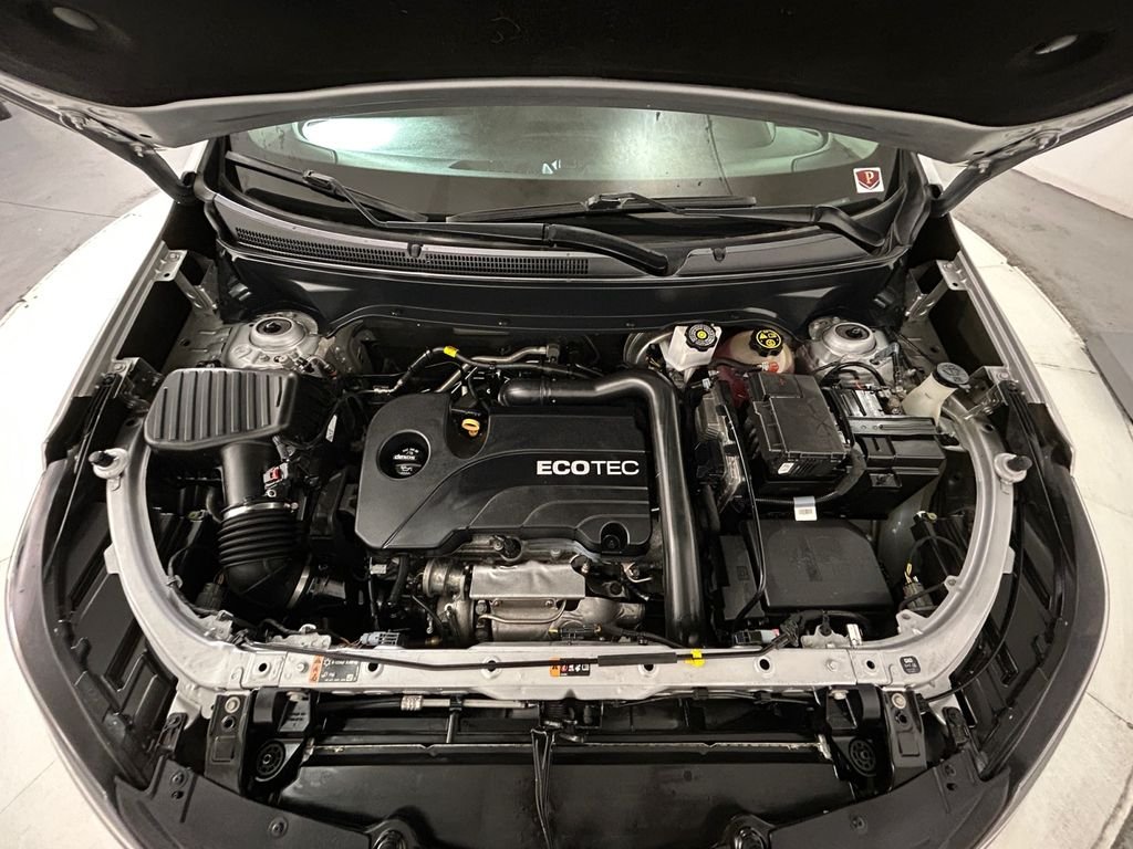 Used 2019 Silver Chevrolet LT image 21