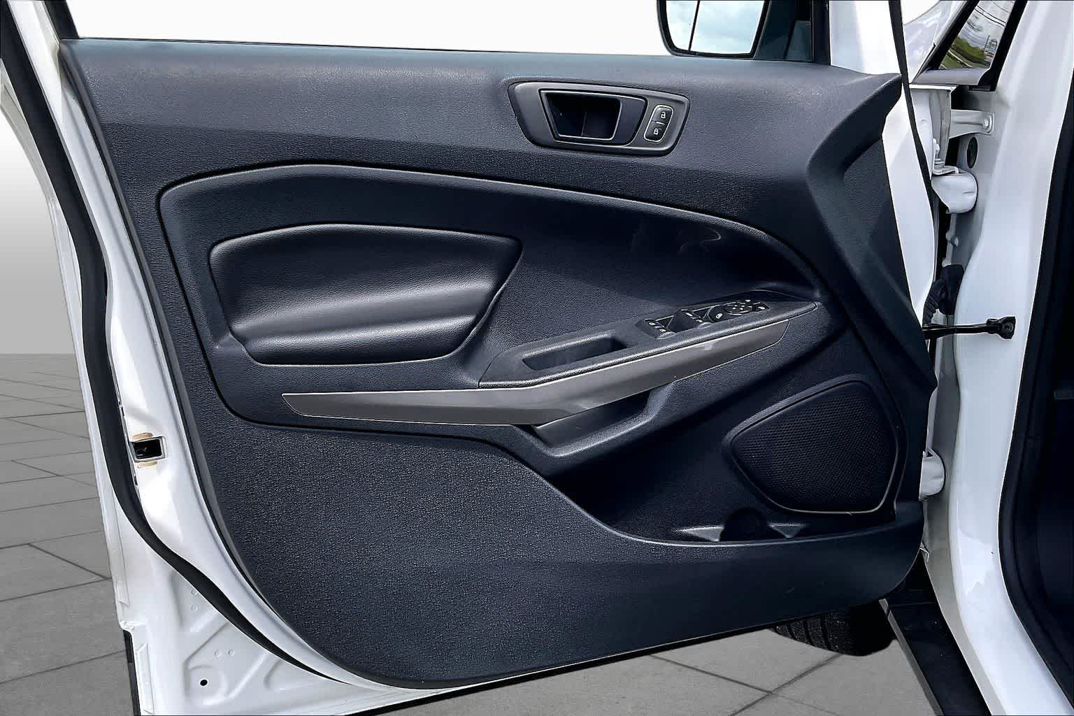 Used 2019 Diamond White Ford SES image 21