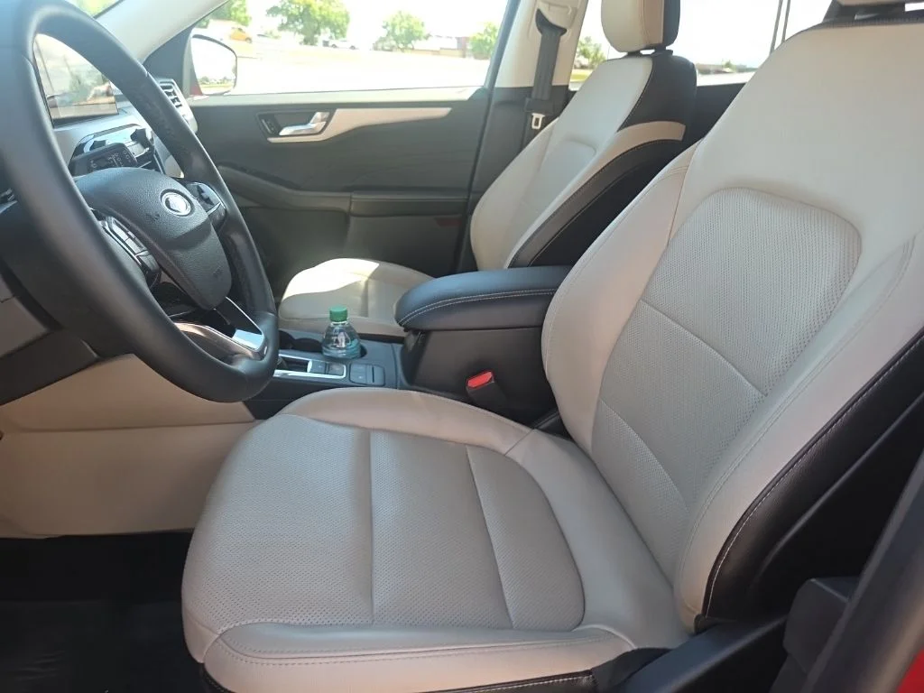 Used 2022 Red Ford SEL image 26