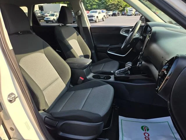 Used 2023 White Kia S image 20