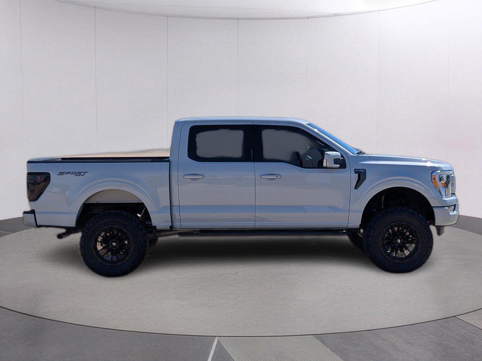 Used 2021 Space White Ford XLT image 9