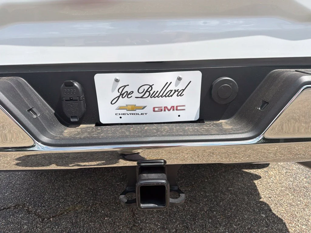 New 2026 Summit White GMC Pro image 9
