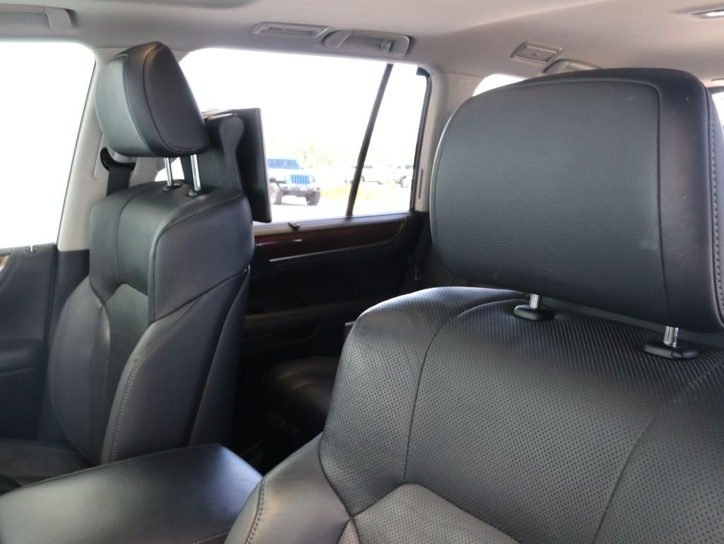 Used 2017 White Lexus 570 image 29