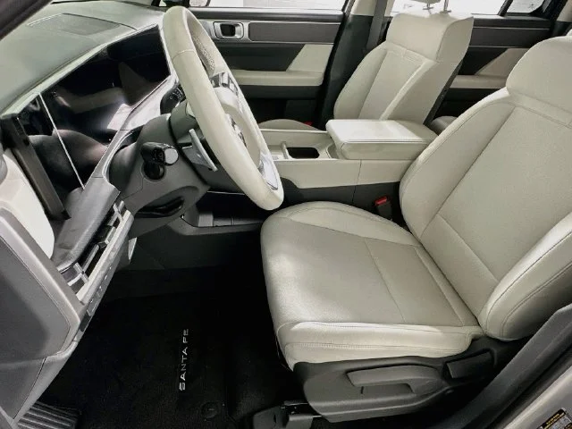 New 2027 Silver Hyundai SE image 9