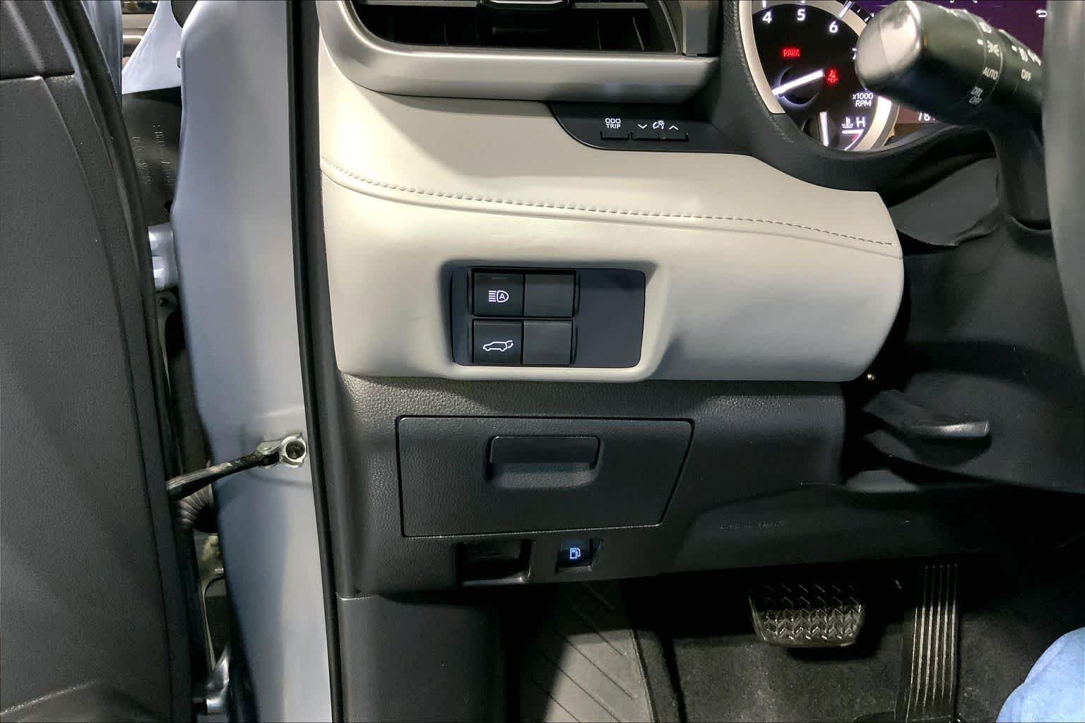 Used 2022 Moon Dust Toyota XLE image 35