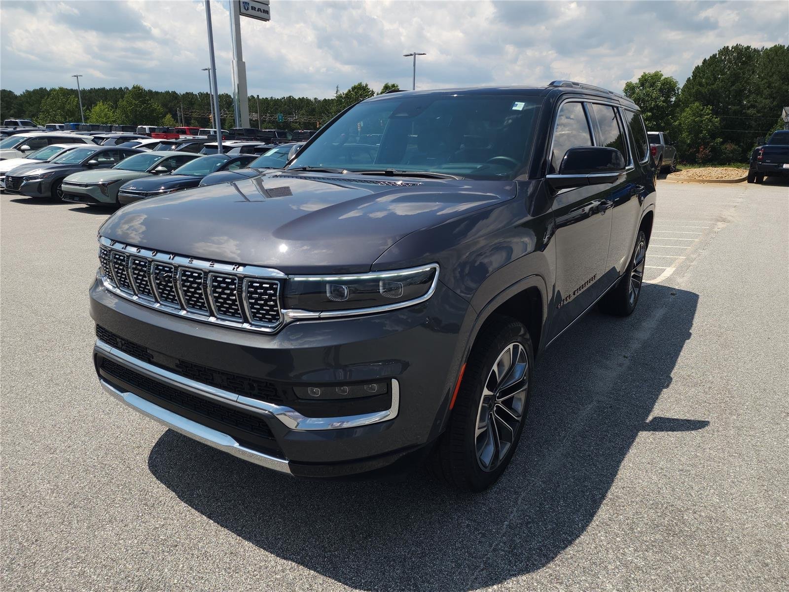 Certified Used 2024 Baltic Gray Metallic Clearcoat Jeep Series III image 9
