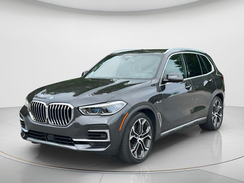 2023 BMW X5 xDrive45e's photo