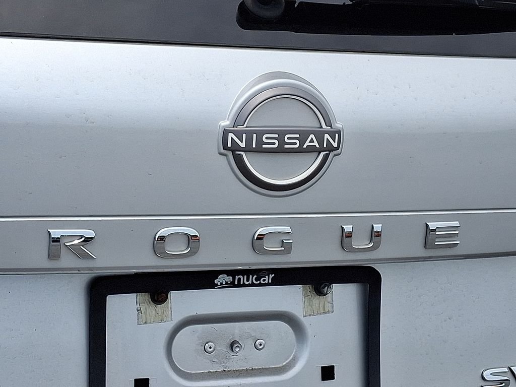 Used 2022 Silver Nissan SV image 9