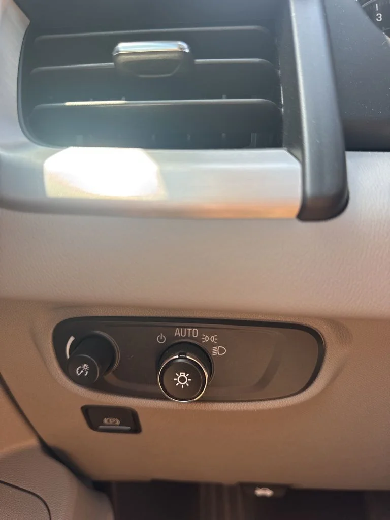 Used 2024 Downpour Metallic GMC SLE image 25