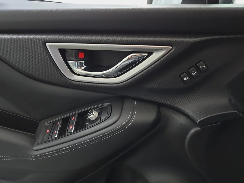 Used 2019 Silver Subaru Touring image 28