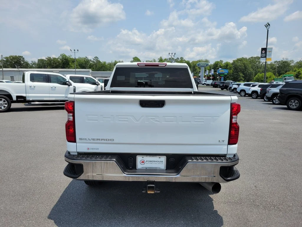 Used 2025 Summit White Chevrolet LT image 5