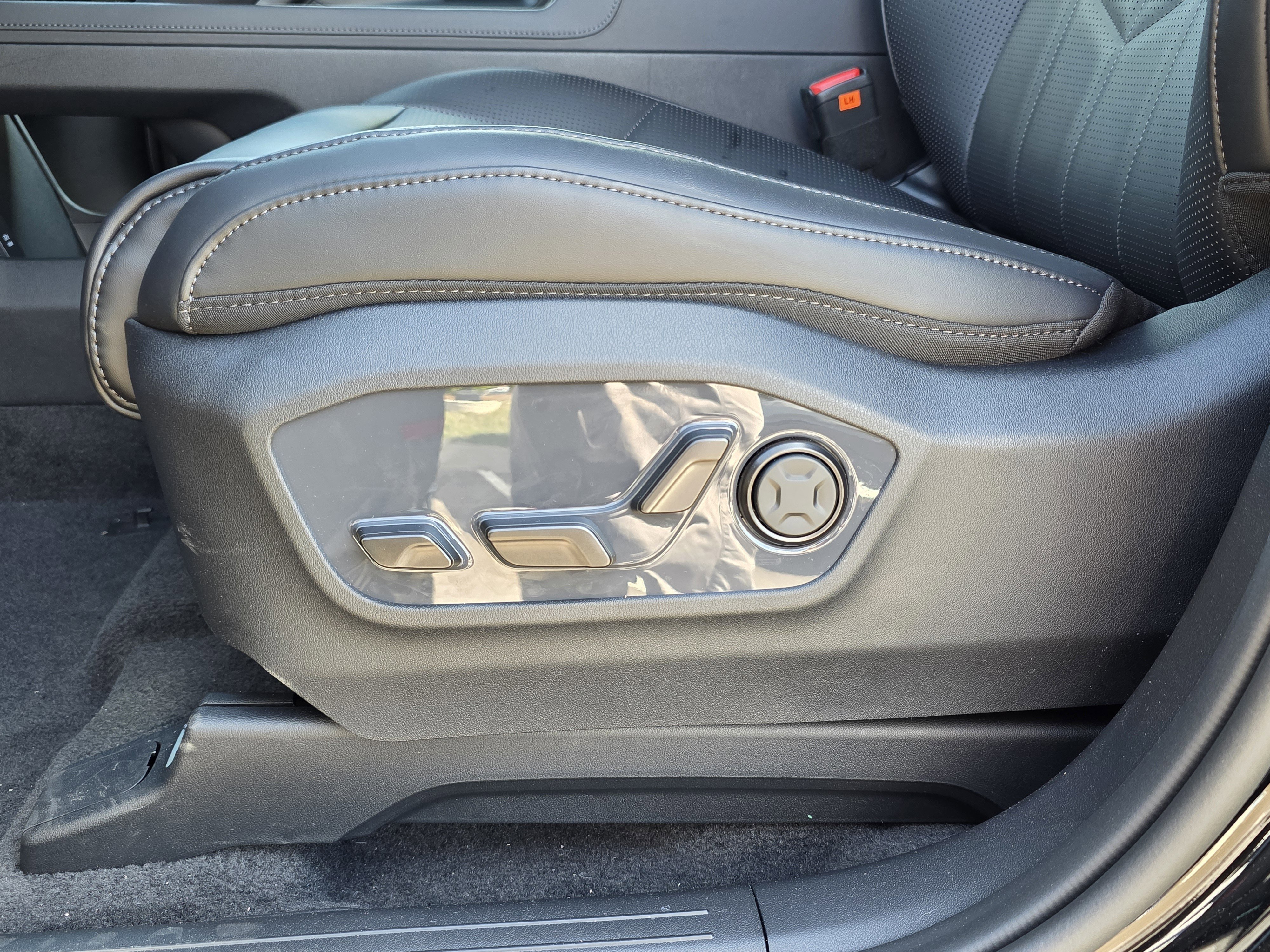 New 2027 Ebony Black Kia X-LINE SX image 11