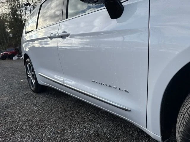 New 2026 Bright White Clear-Coat Exterior Paint Chrysler Pinnacle image 38