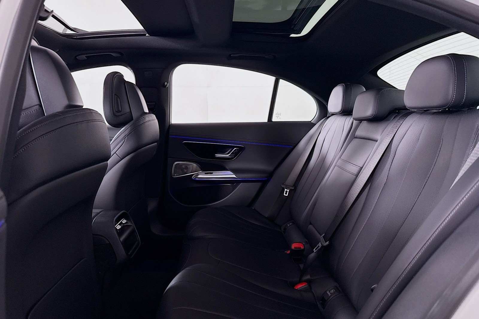 New 2026 Polar White Mercedes-Benz E 350 RWD Sedan image 7