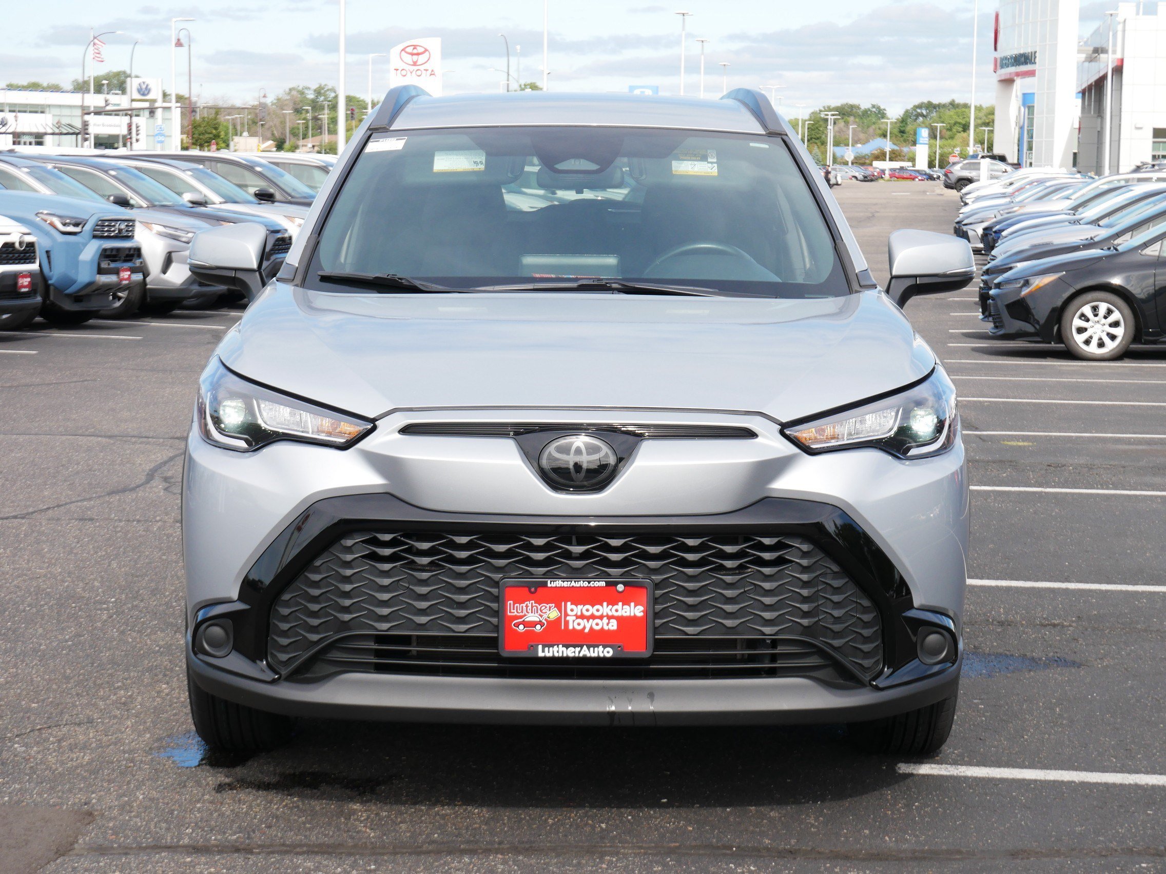 Certified Used 2023 SONIC SILVER Toyota Hybrid SE image 2
