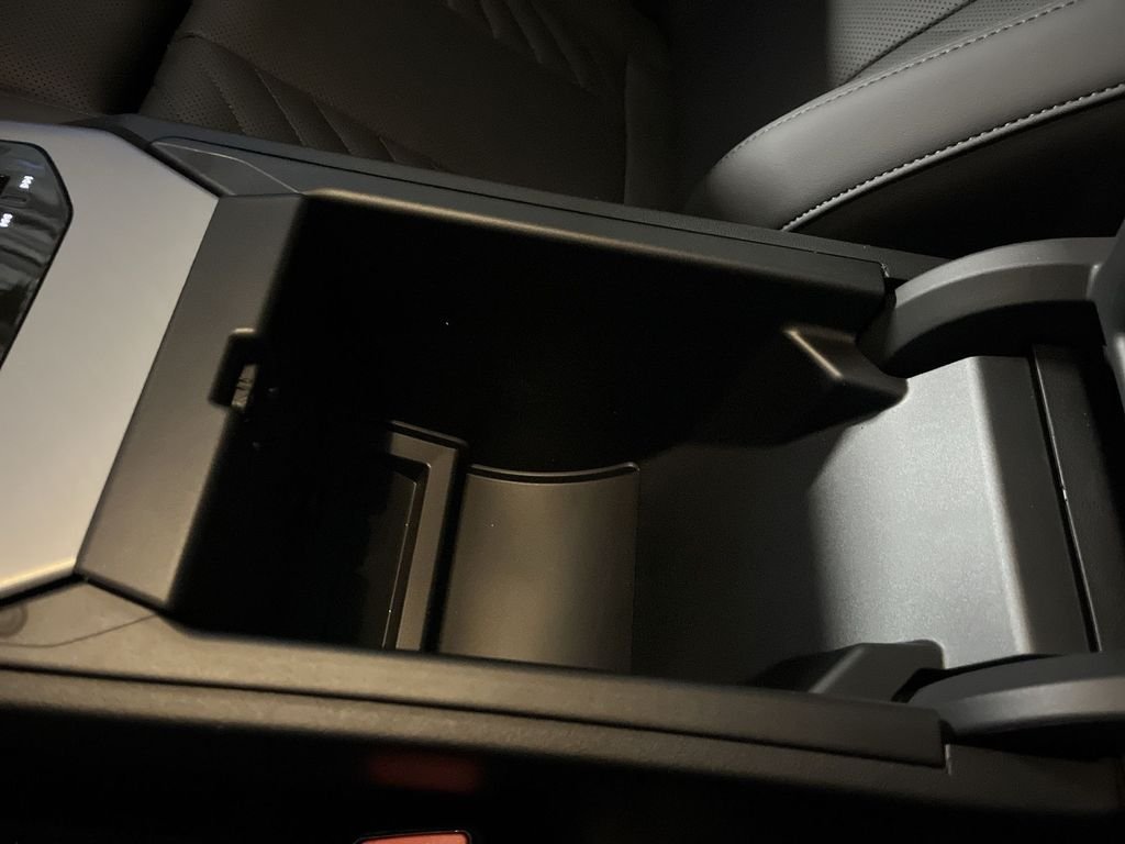 New 2026 Dark Graphite BMW 30 xDrive image 21