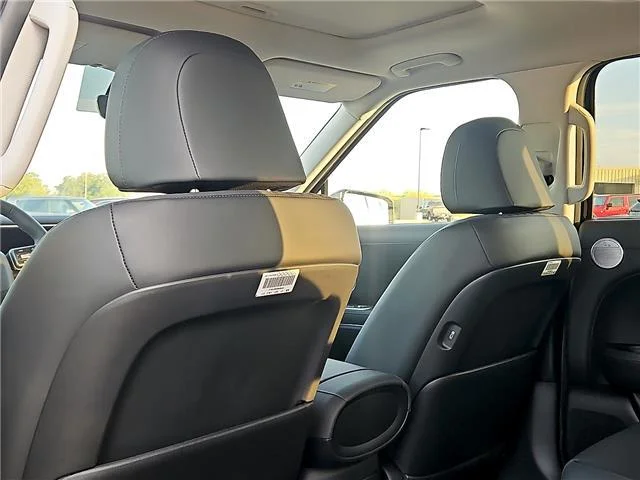 New 2027 Abyss Black Pearl Hyundai SEL Premium image 8