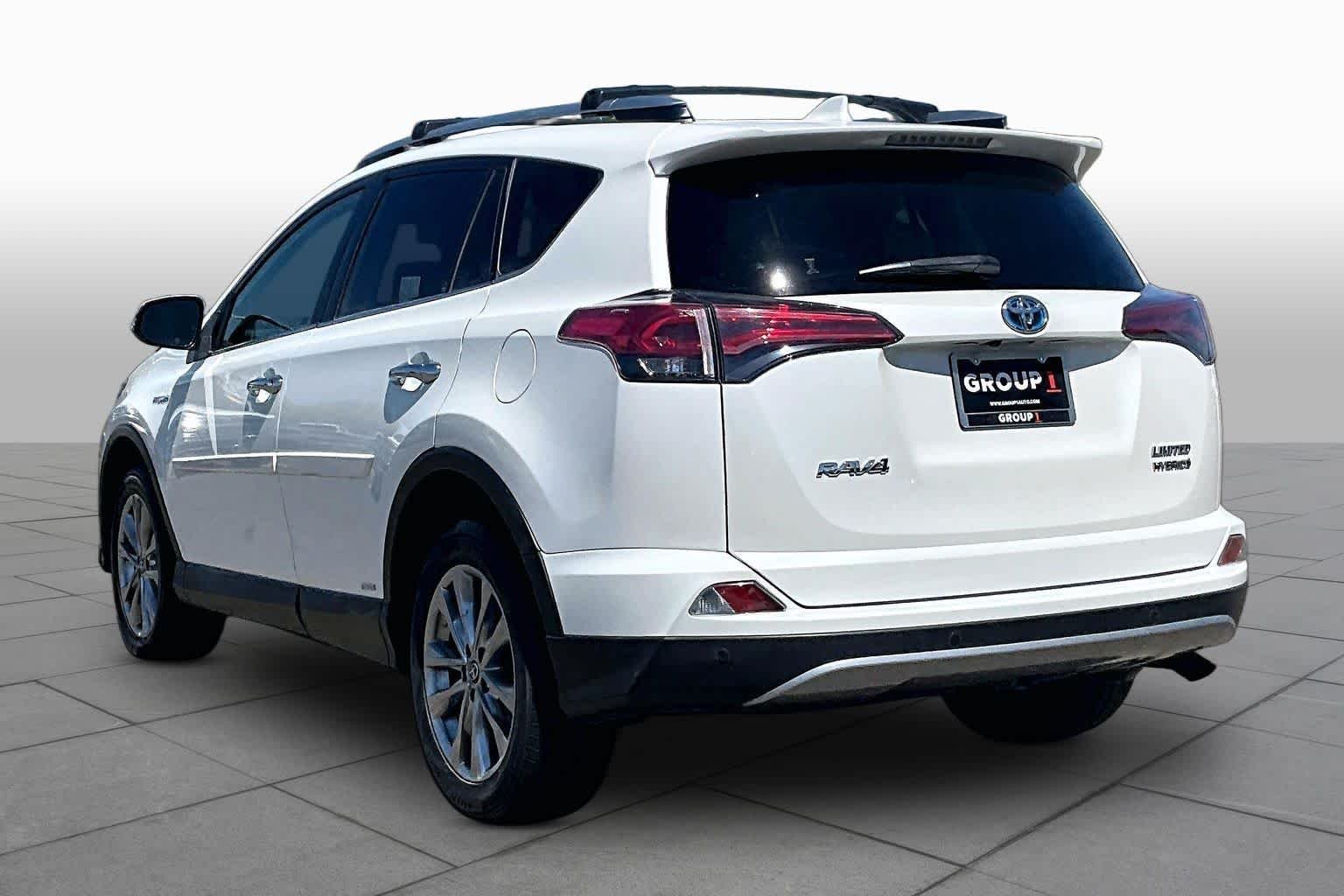 Used 2018 Blizzard Pearl Toyota Hybrid Limited image 11