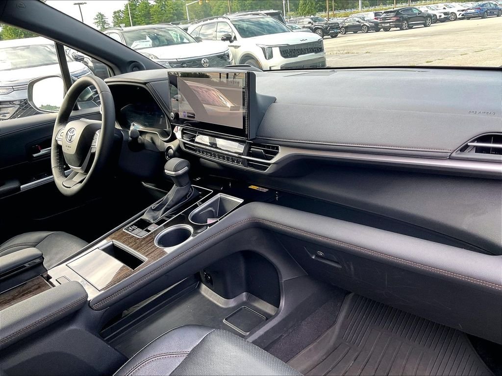 Used 2025 Cypress Toyota Platinum image 13