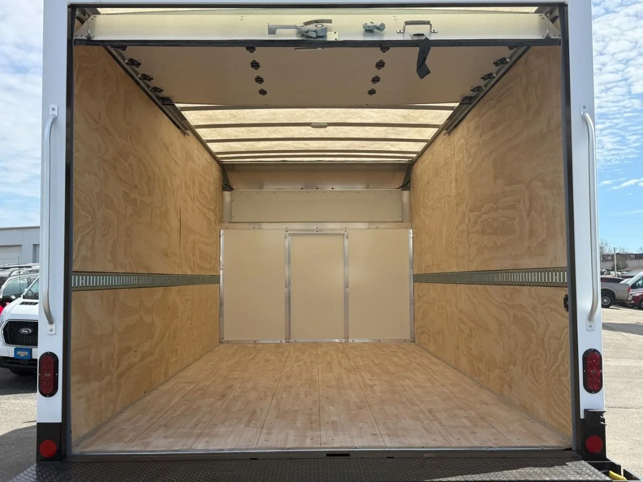 New 2026 Oxford White Ford E-450 DRW image 4