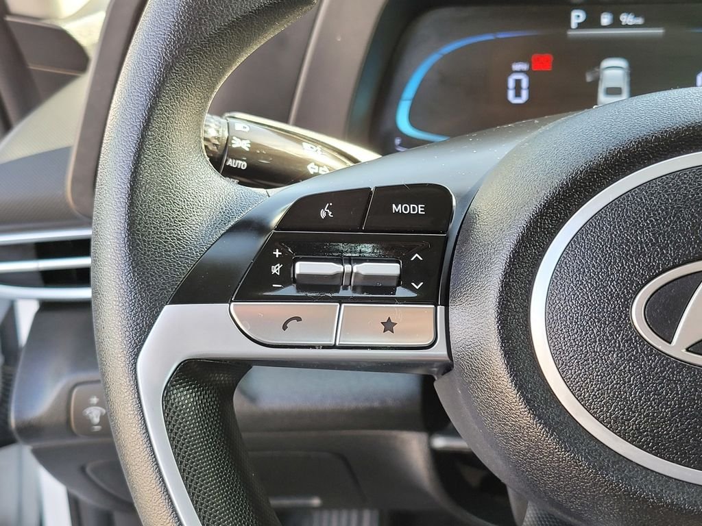 Used 2025 White Hyundai SE image 24