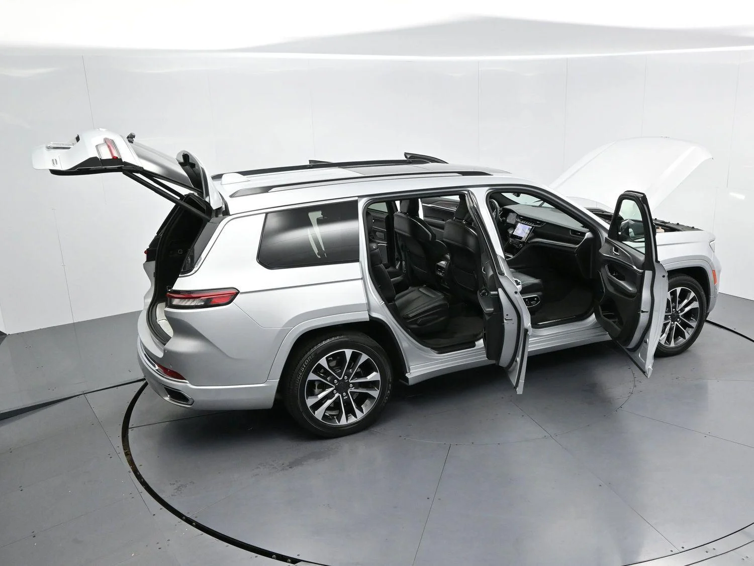 Used 2022 Silver Zynith Jeep Overland image 45
