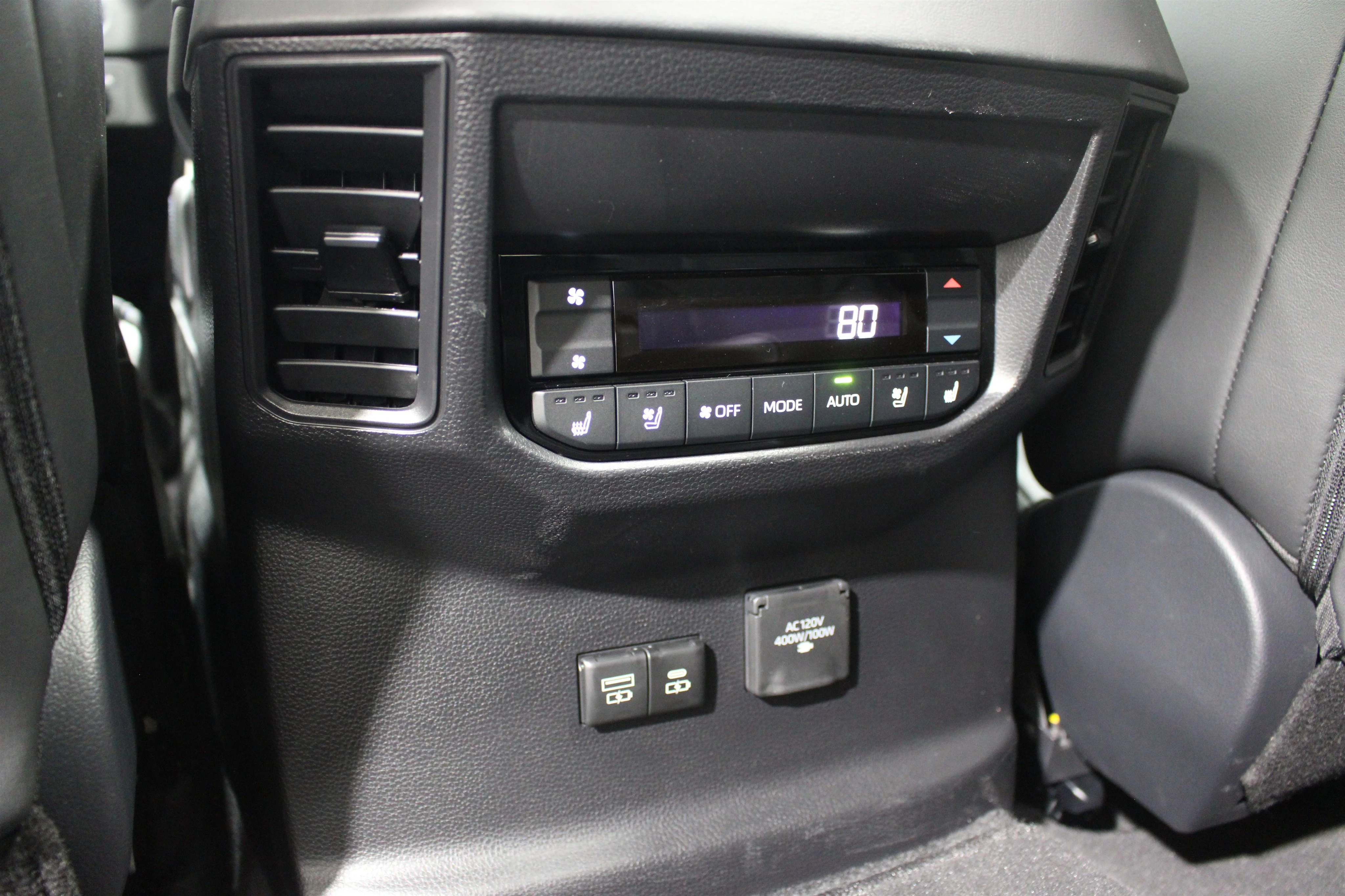 2026 Toyota Sequoia Platinum - Photo 23
