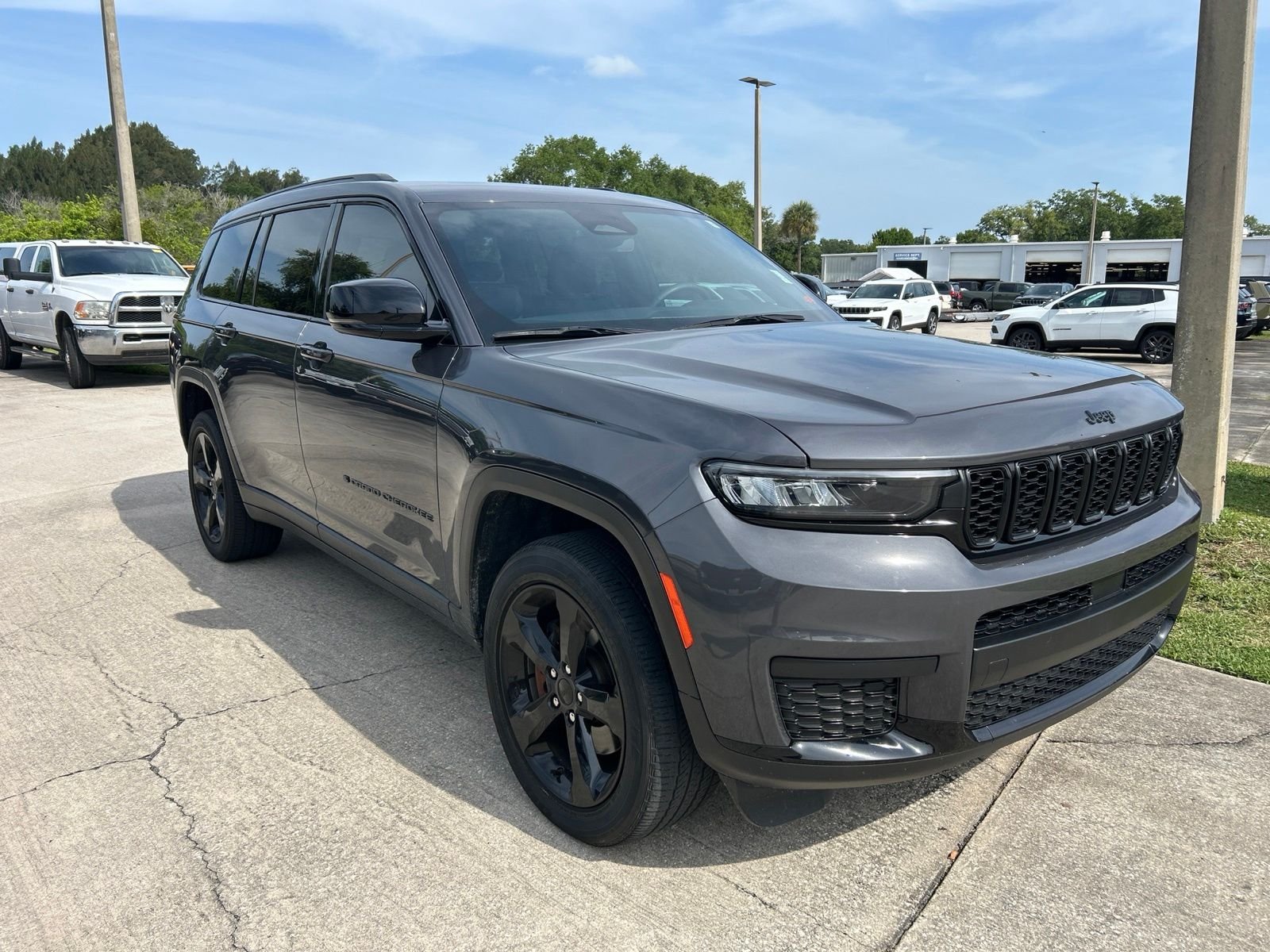 Certified Used 2023 Gray Jeep Altitude X image 7