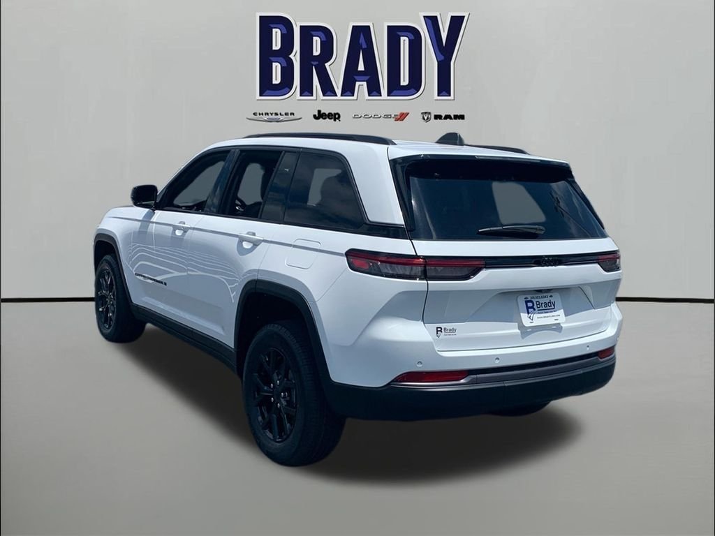 New 2026 Bright White Clear-Coat Exterior Paint Jeep Altitude image 5