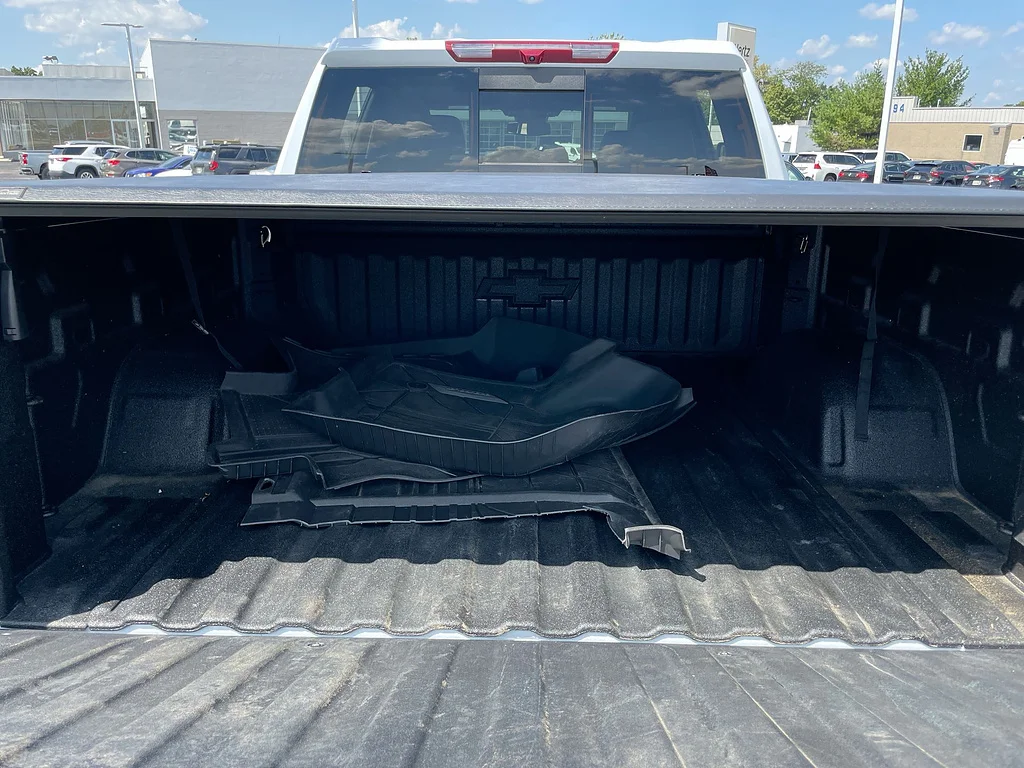 Used 2026 Polar White Tricoat Chevrolet High Country image 27
