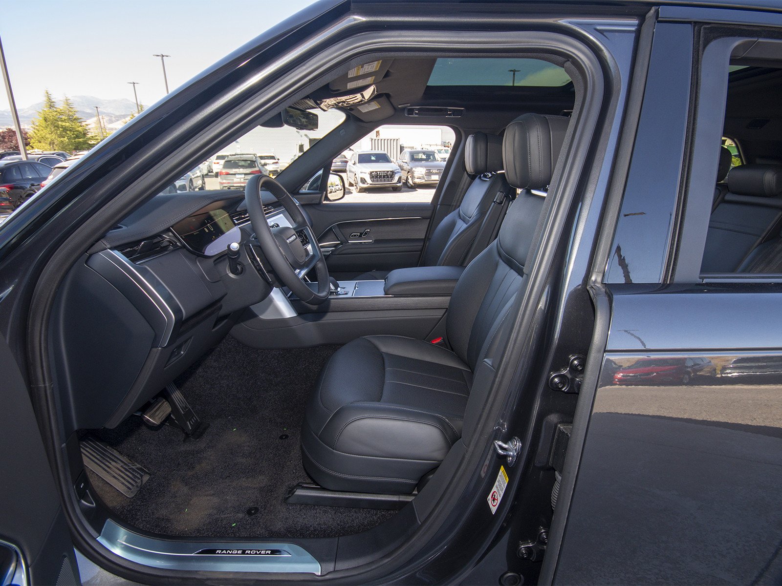 New 2026 Carpathian Grey Land Rover SE image 37