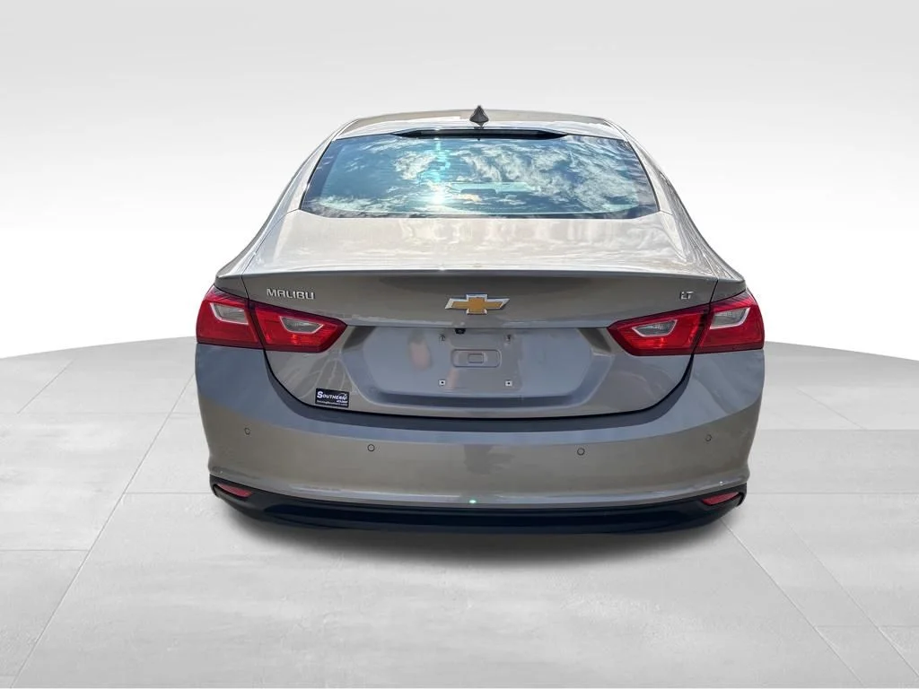 Used 2024 Gray Chevrolet LT image 4