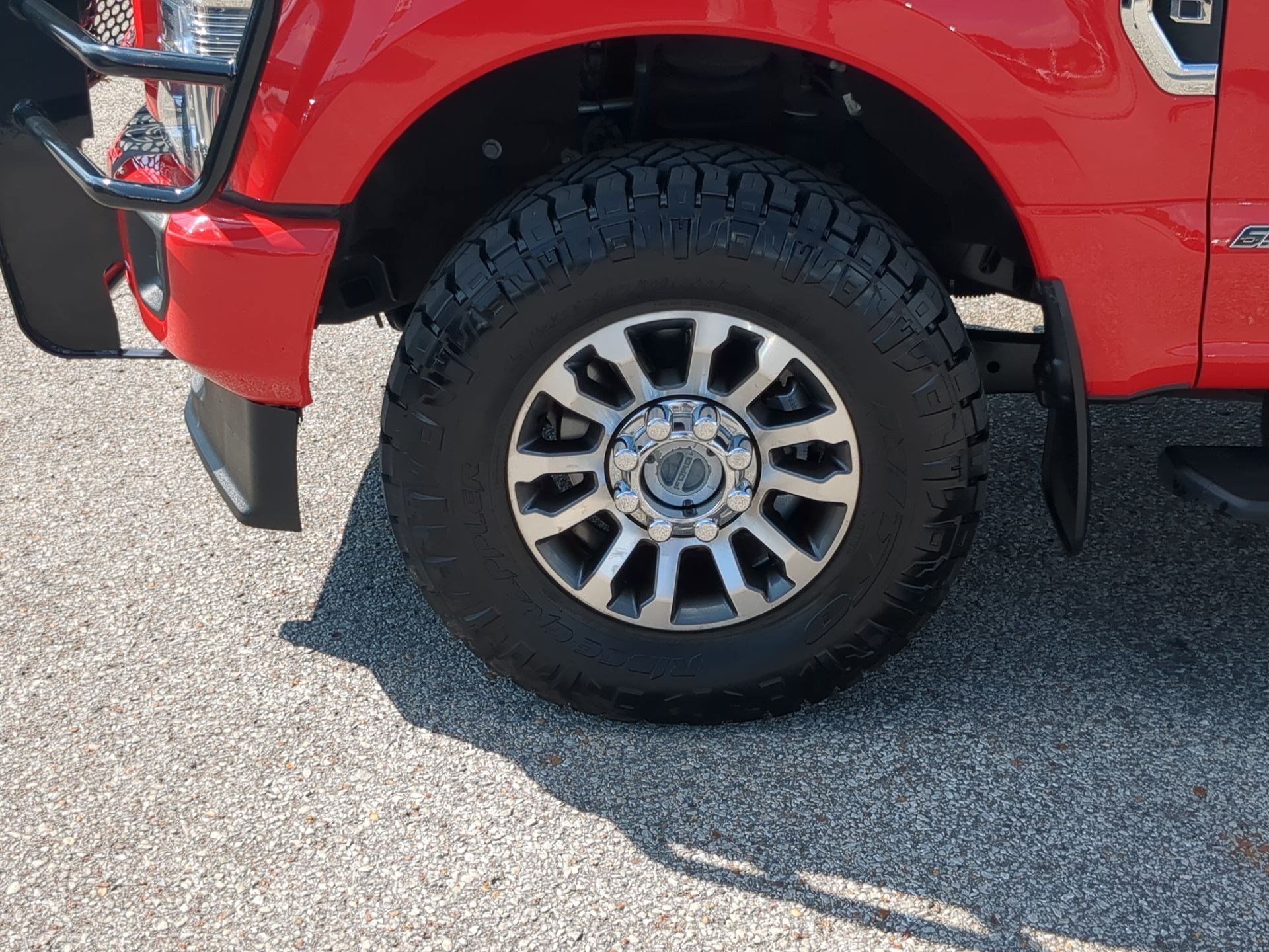 Used 2022  Ford XL image 11