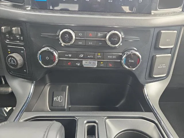 New 2026 Carbonized Gray Metallic Ford XLT image 17