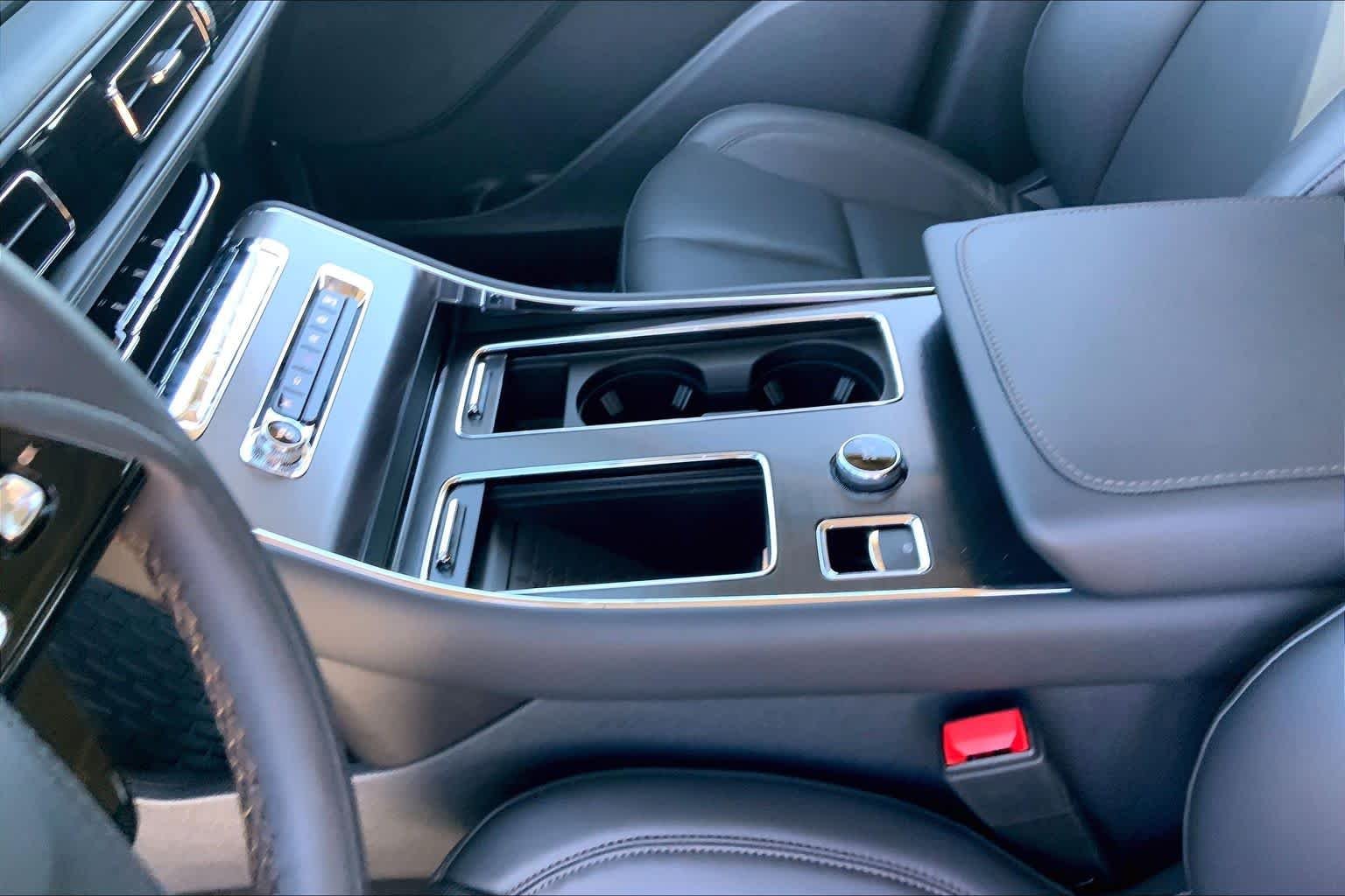 New 2026 Pristine White Metallic Tri-Coat Lincoln Premiere® image 7