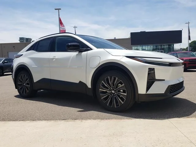 New 2026 Wind Chill Pearl Toyota XSE image 3