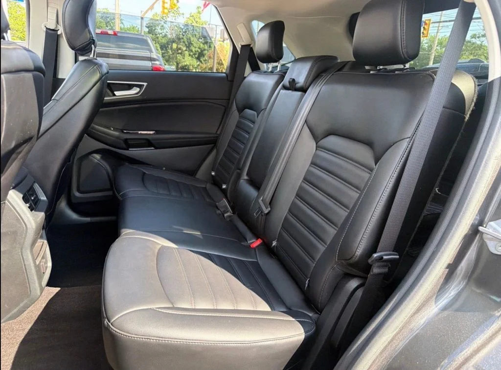 Used 2019 Gray Ford SEL image 11