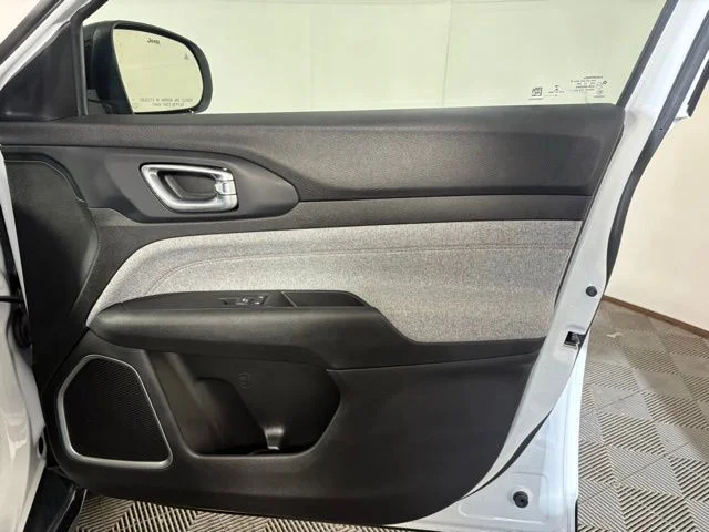 Certified Used 2022 White Jeep Latitude Lux image 16