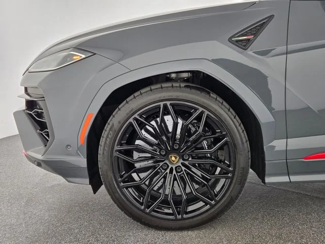 Used 2025 Gray Lamborghini SE image 9