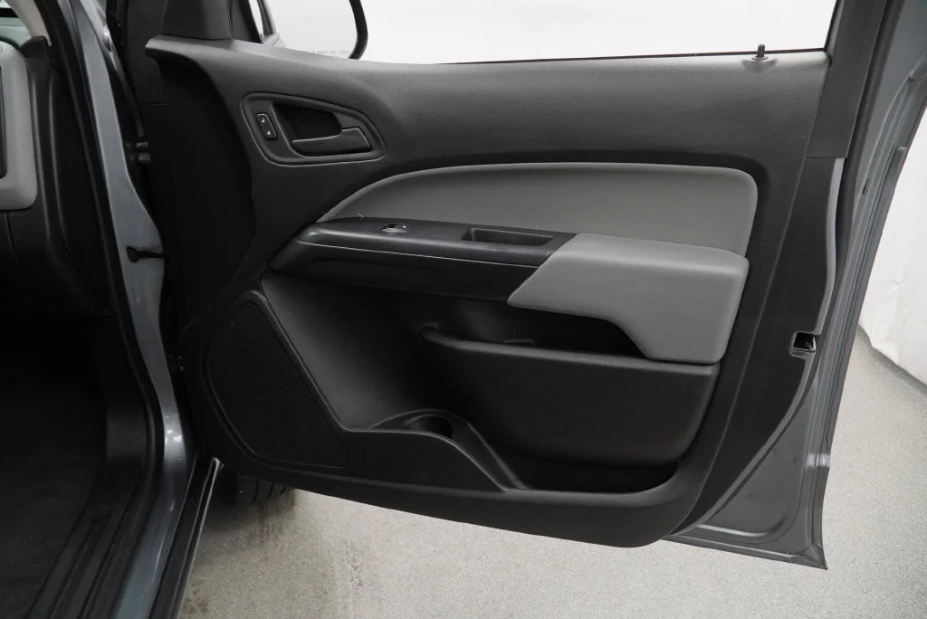 Used 2022 Gray Chevrolet Work Truck image 39