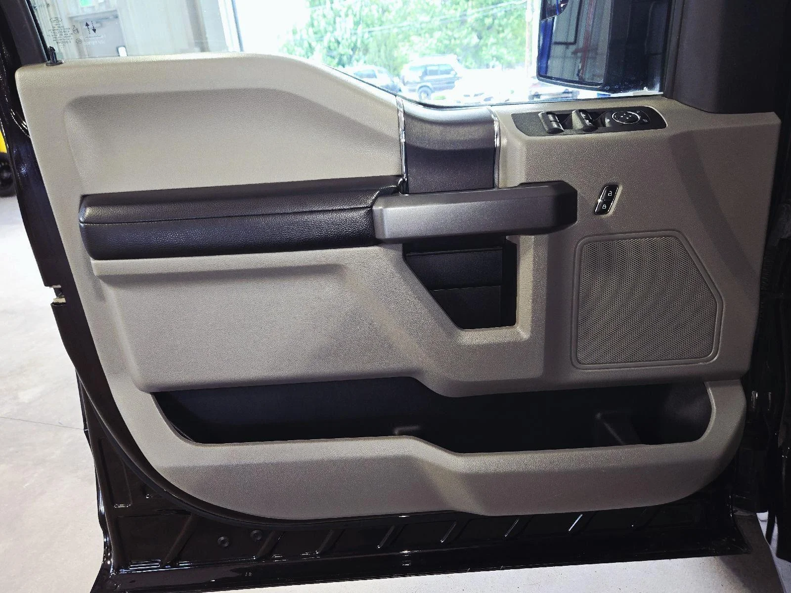 Used 2020 Agate Black Ford XLT image 22