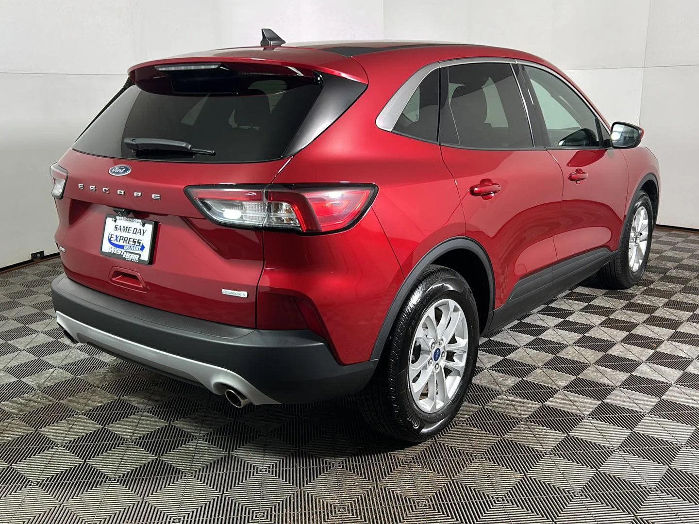 Used 2020 Rapid Red Metallic Tinted Clearcoat Ford SE image 6