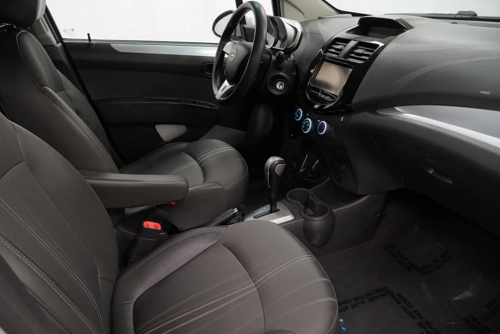 Used 2015 Silver Chevrolet 1LT image 45