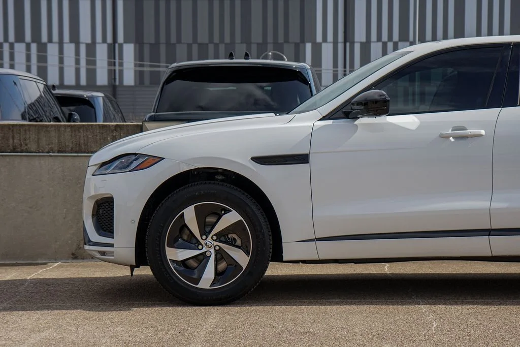 New 2026 Fuji White Jaguar P250 R-Dynamic S image 7