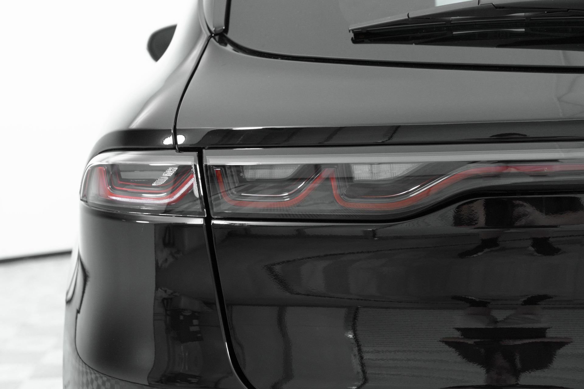 New 2025 Alfa Black Exterior Paint Alfa Romeo Base image 12
