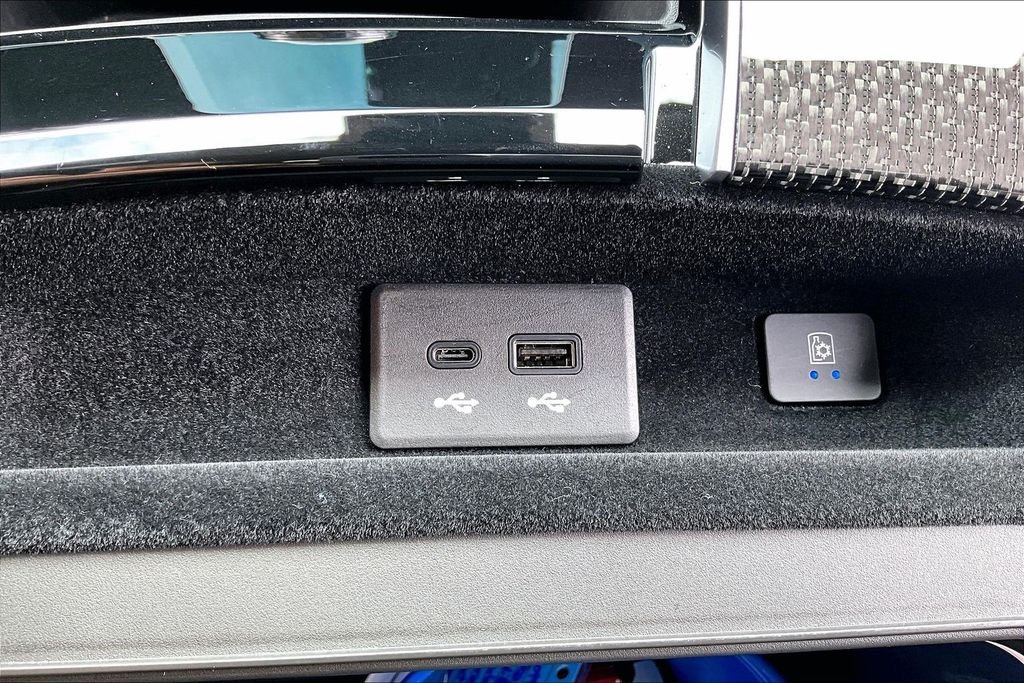 Certified Used 2025 Silver Cadillac V-Series image 26