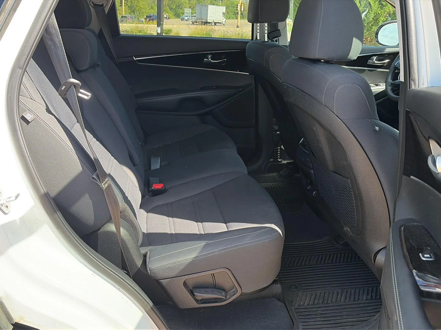 Used 2019 White Kia LX image 32