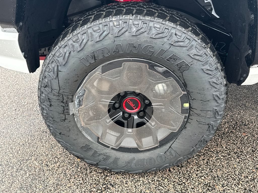 2025 Toyota Tacoma TRD Pro - Photo 16