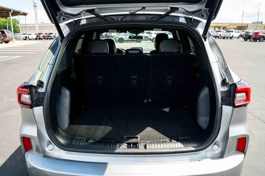 Used 2023 Silver Ford ST-Line image 31