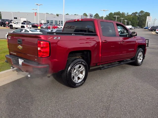 Used 2018 Red Chevrolet LT image 14